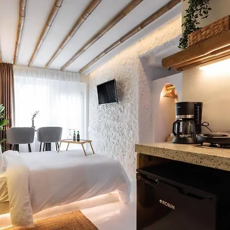 Stylish & Tiny Room-city Center